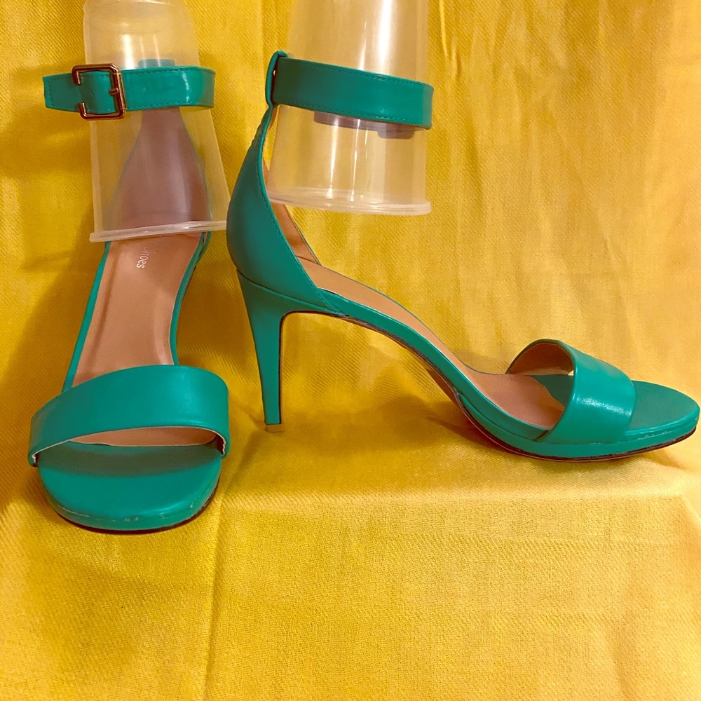 Ankle strap sandals